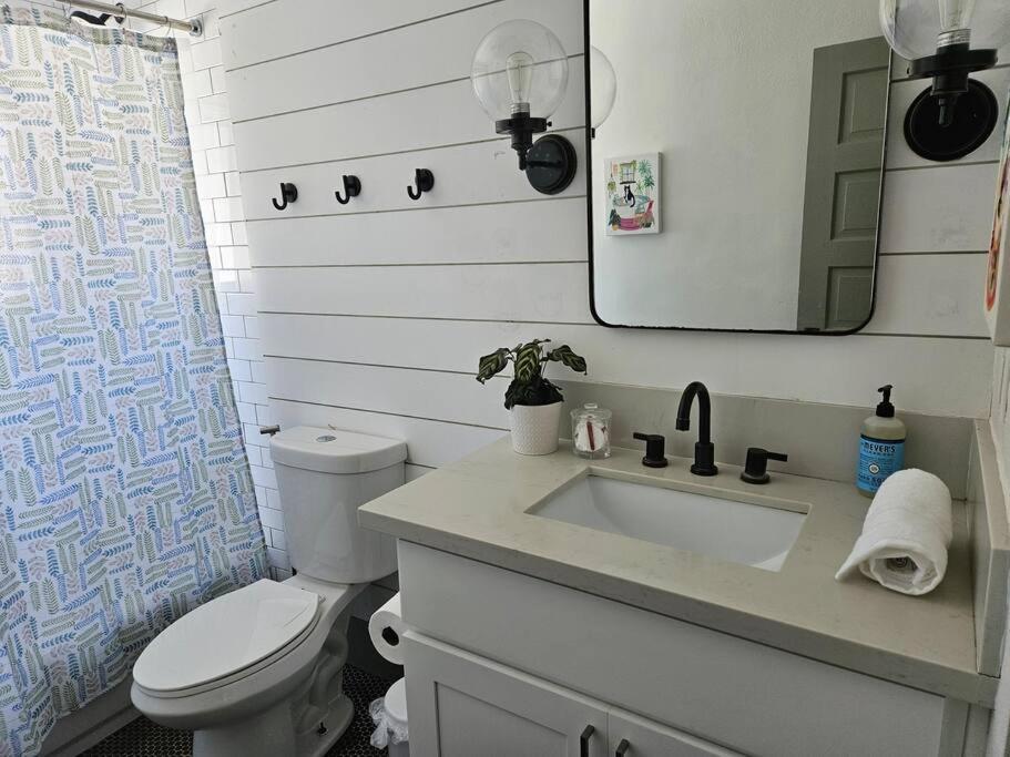 Entire Home In Historic Long Beach Close To Shops Екстер'єр фото